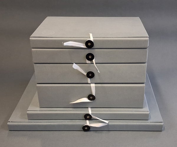 Nappi & nauha-arkistokotelo